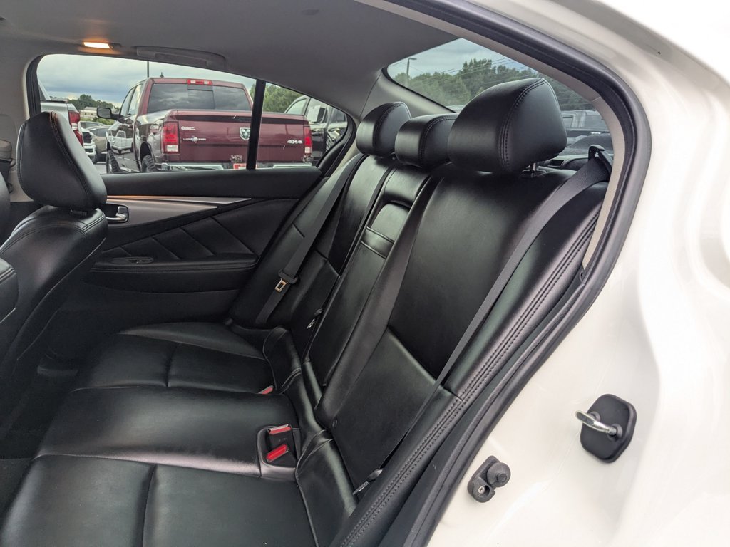 Used 2021 Pure White INFINITI 3.0t LUXE image 24