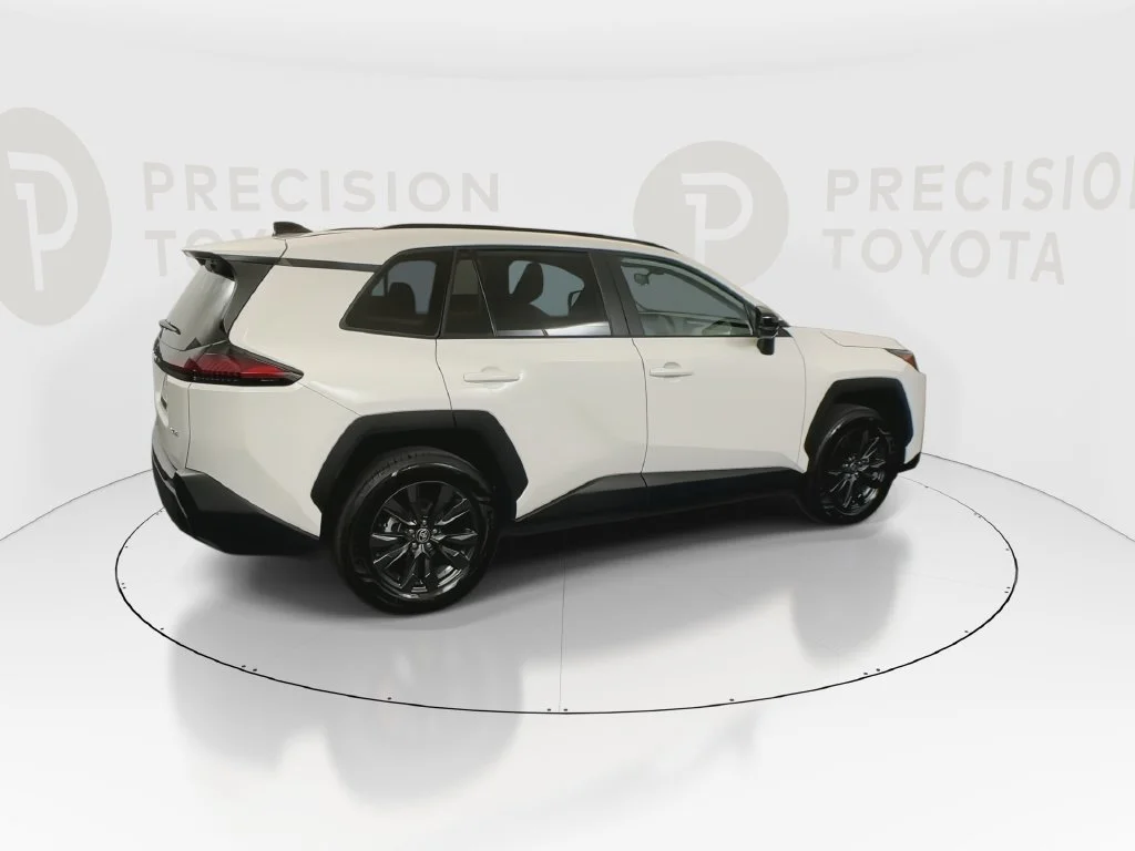 Used 2026 Ice Cap Toyota XLE Premium image 5