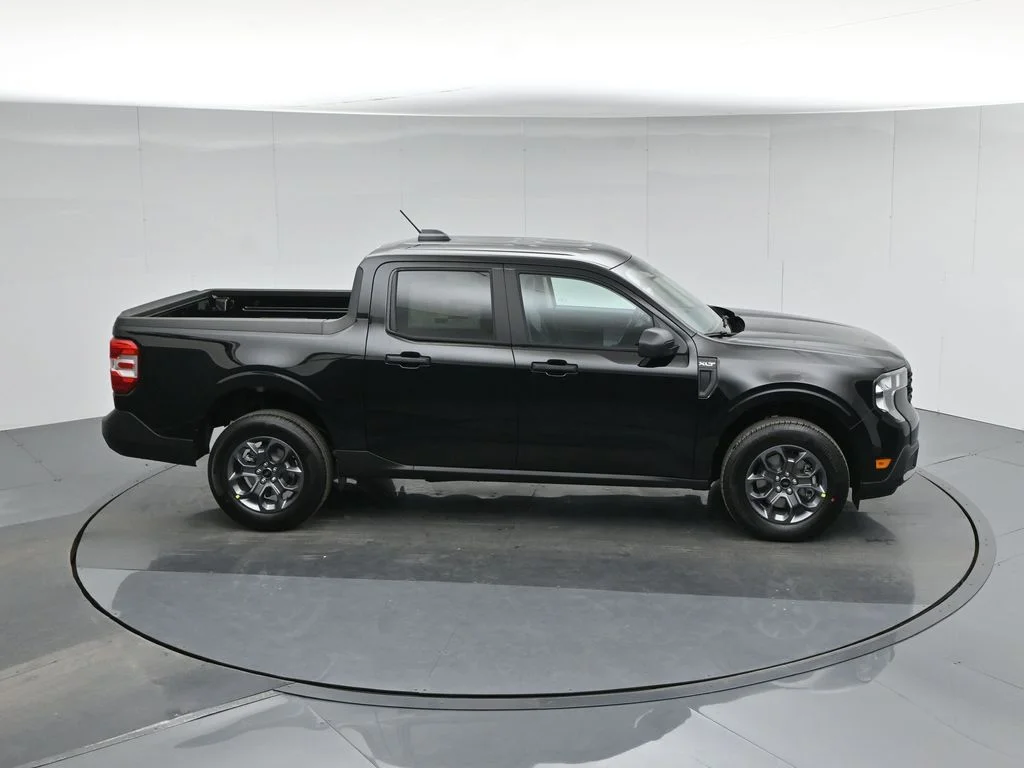 New 2026 Shadow Black Ford XLT image 51