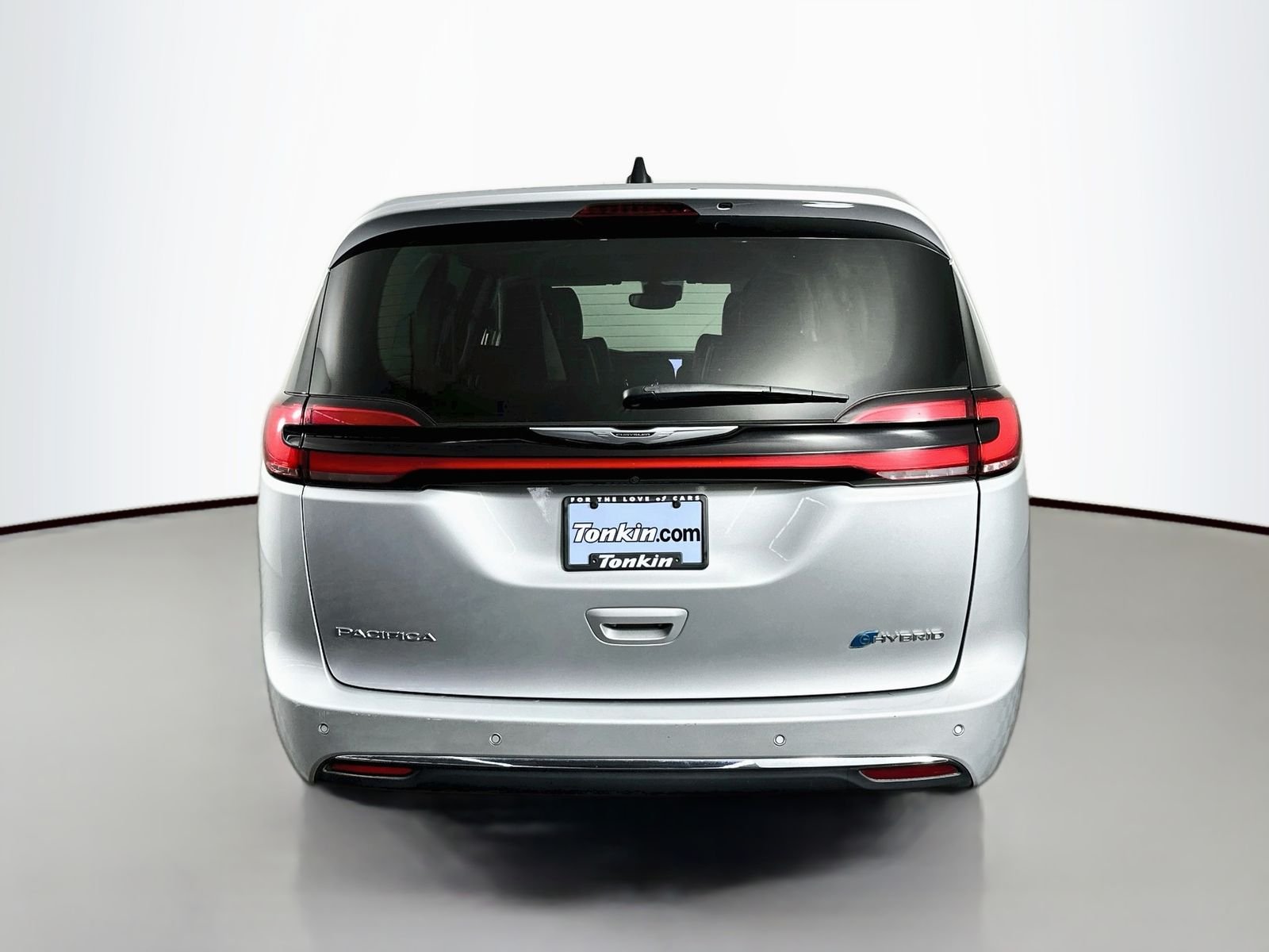 Used 2023 Silver Mist Clearcoat Chrysler Touring L image 7