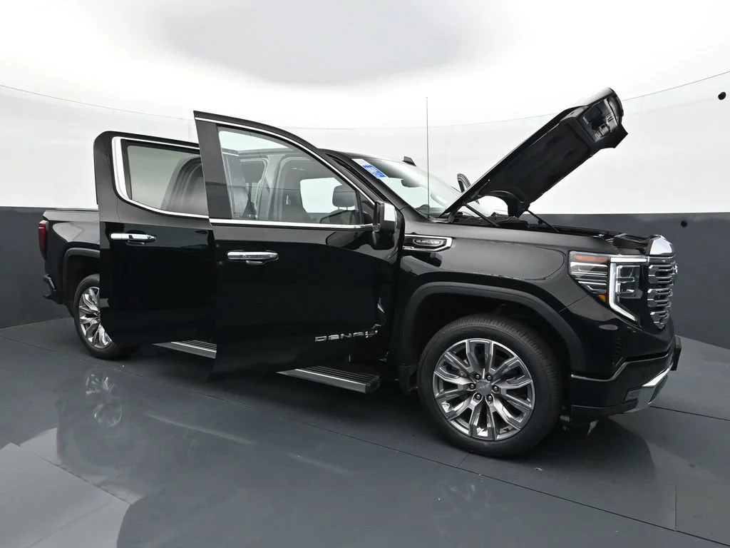 Used 2024 Onyx Black GMC Denali image 34