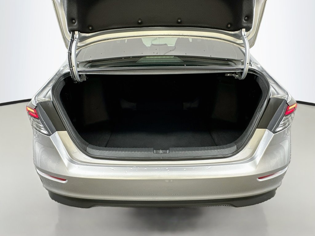 Certified Used 2024 Solar Silver Metallic Honda LX image 22