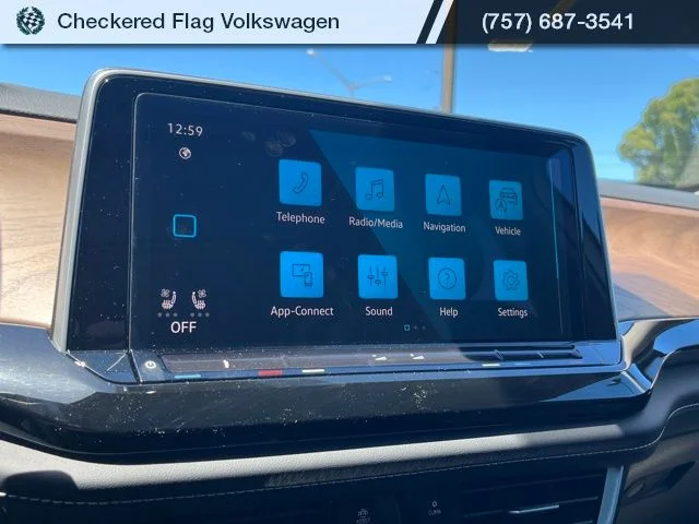 New 2026 White Volkswagen 2.0T SE w/Technology image 40