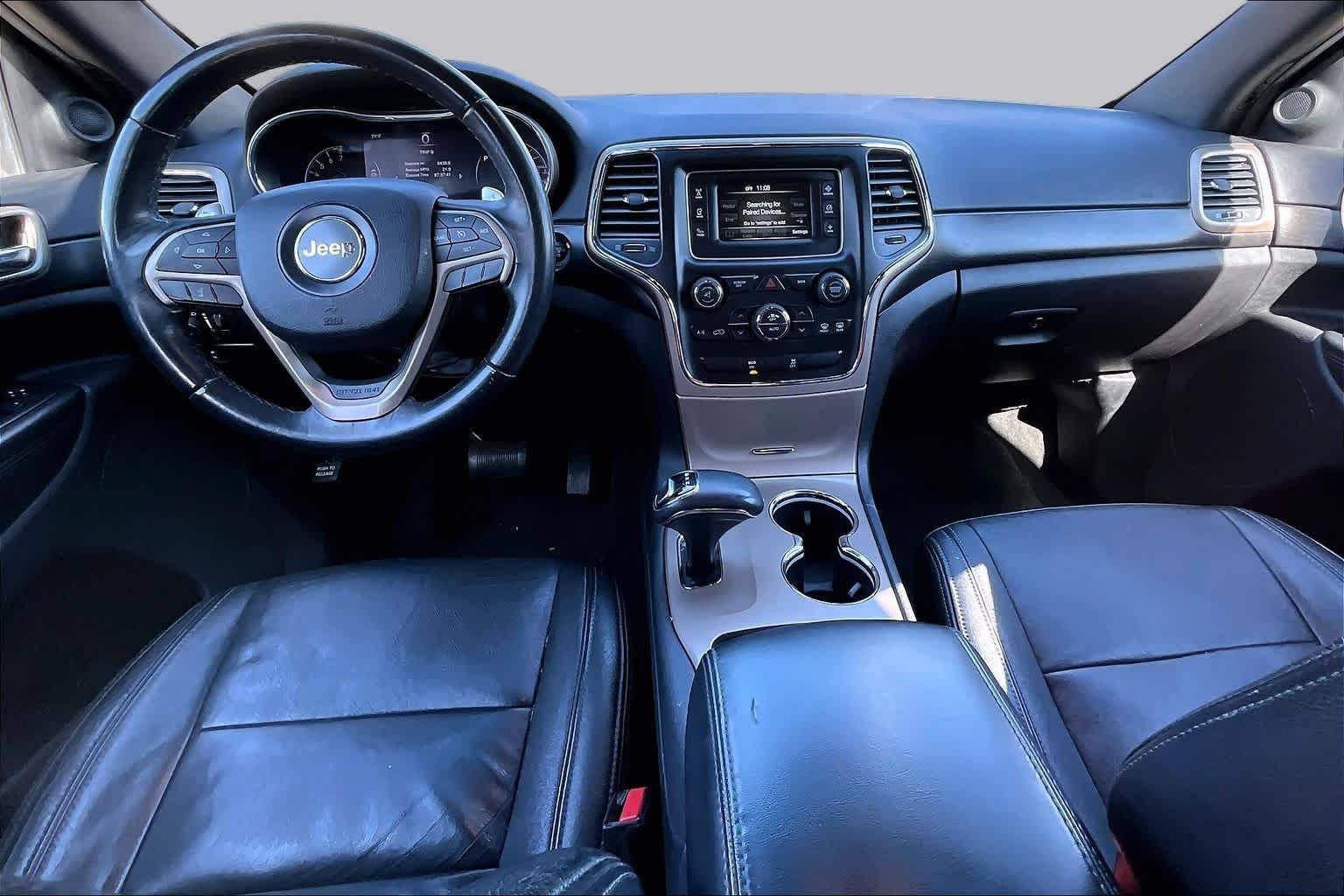 Used 2015 Granite Crystal Metallic Clearcoat Jeep Laredo image 14