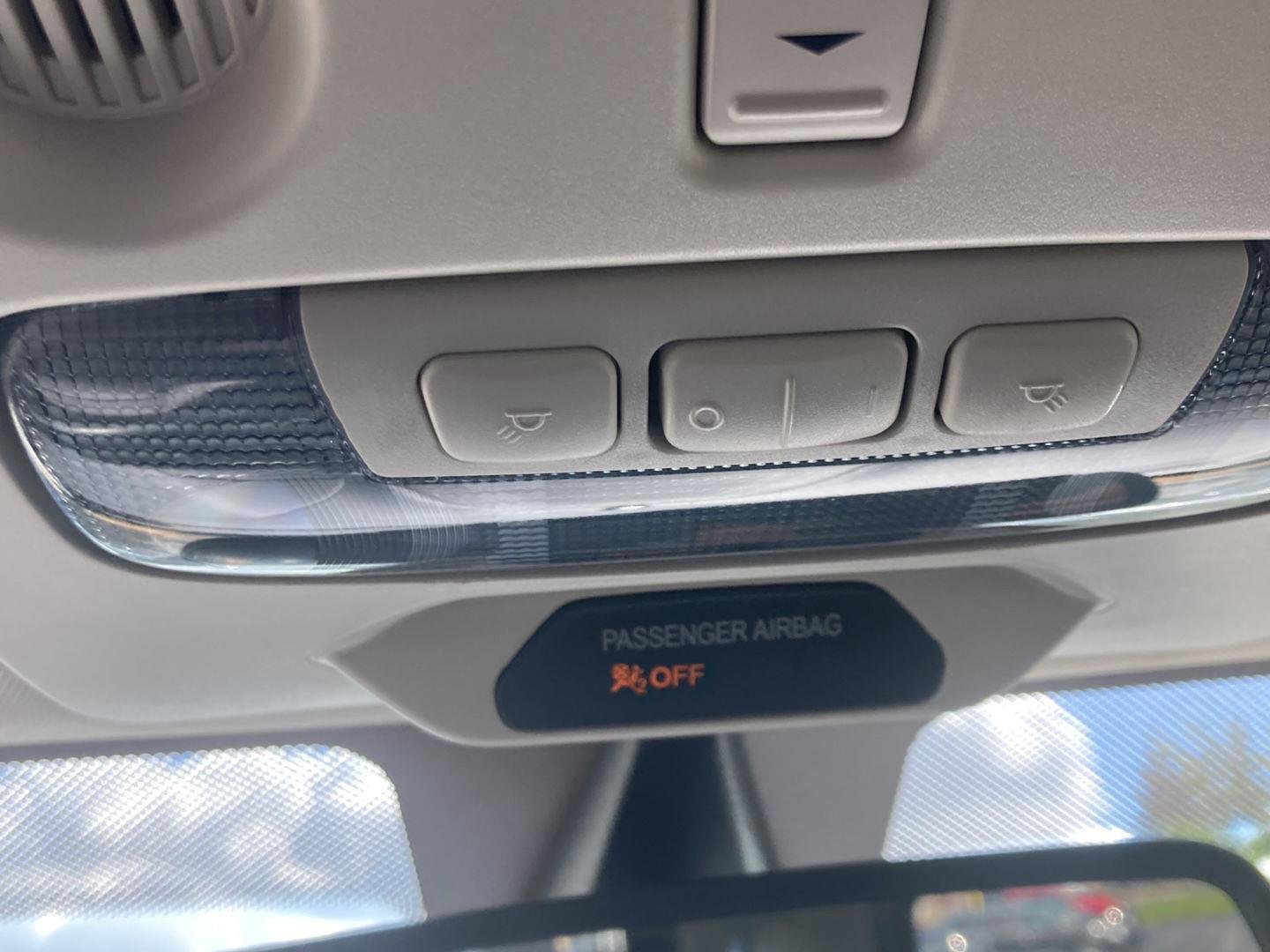 Used 2022 Luxe Yellow Ford SES image 20