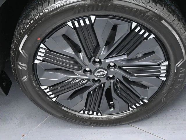 New 2026 Black Nissan Platinum image 32
