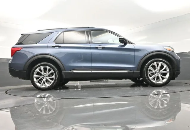 Used 2021 Blue Ford Platinum image 41