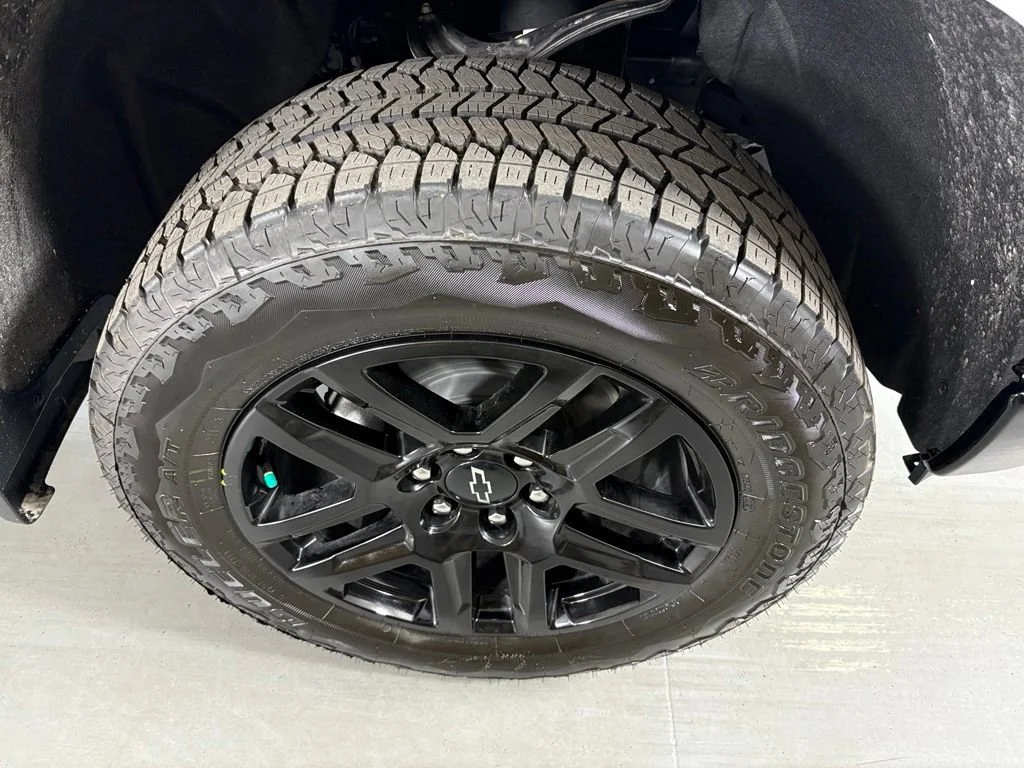 New 2026 Summit White Chevrolet Custom Trail Boss image 12