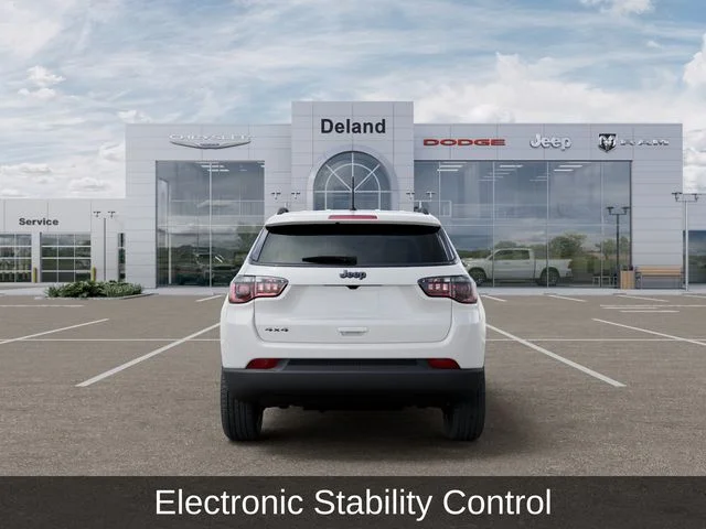 New 2026 Bright White Clear-Coat Exterior Paint Jeep Latitude image 8