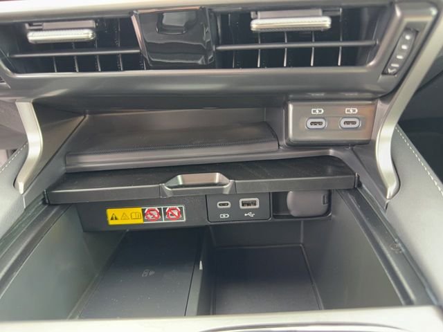 New 2026 Eminent White Pearl Lexus PREMIUM image 23