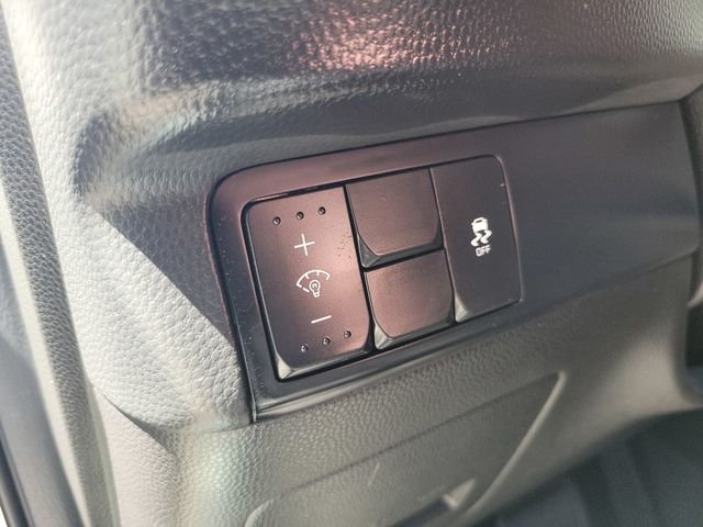 Used 2017 Silver Kia Plus image 19