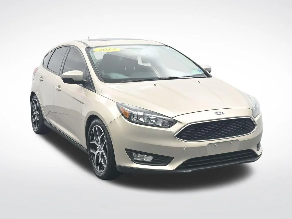 Used 2017 White Gold Metallic Ford SEL image 3