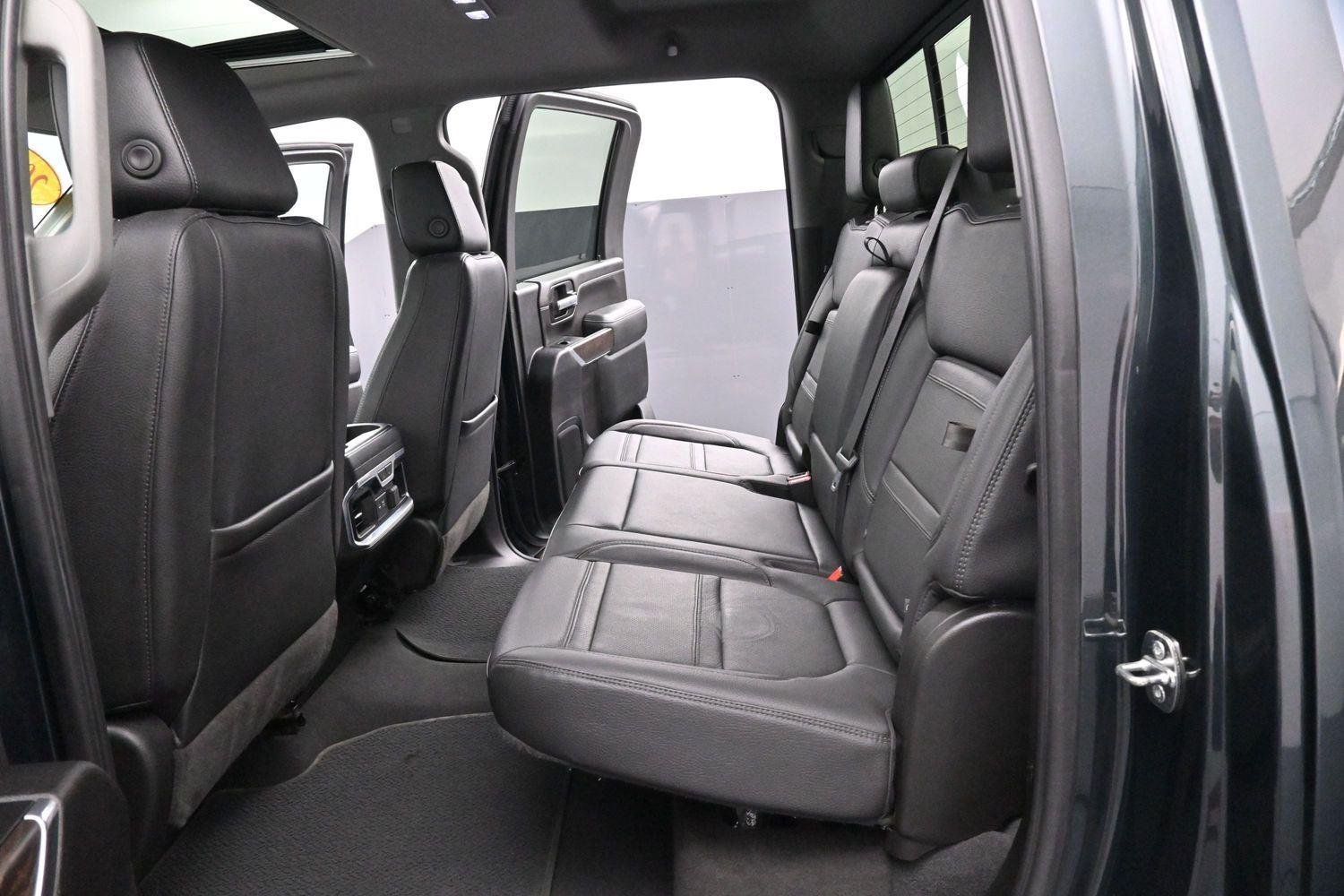 Used 2022 Hunter Metallic GMC Denali image 30