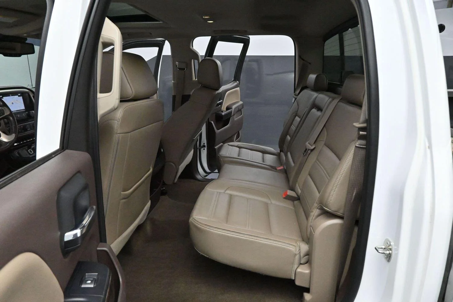 Used 2016 Summit White GMC Denali image 33