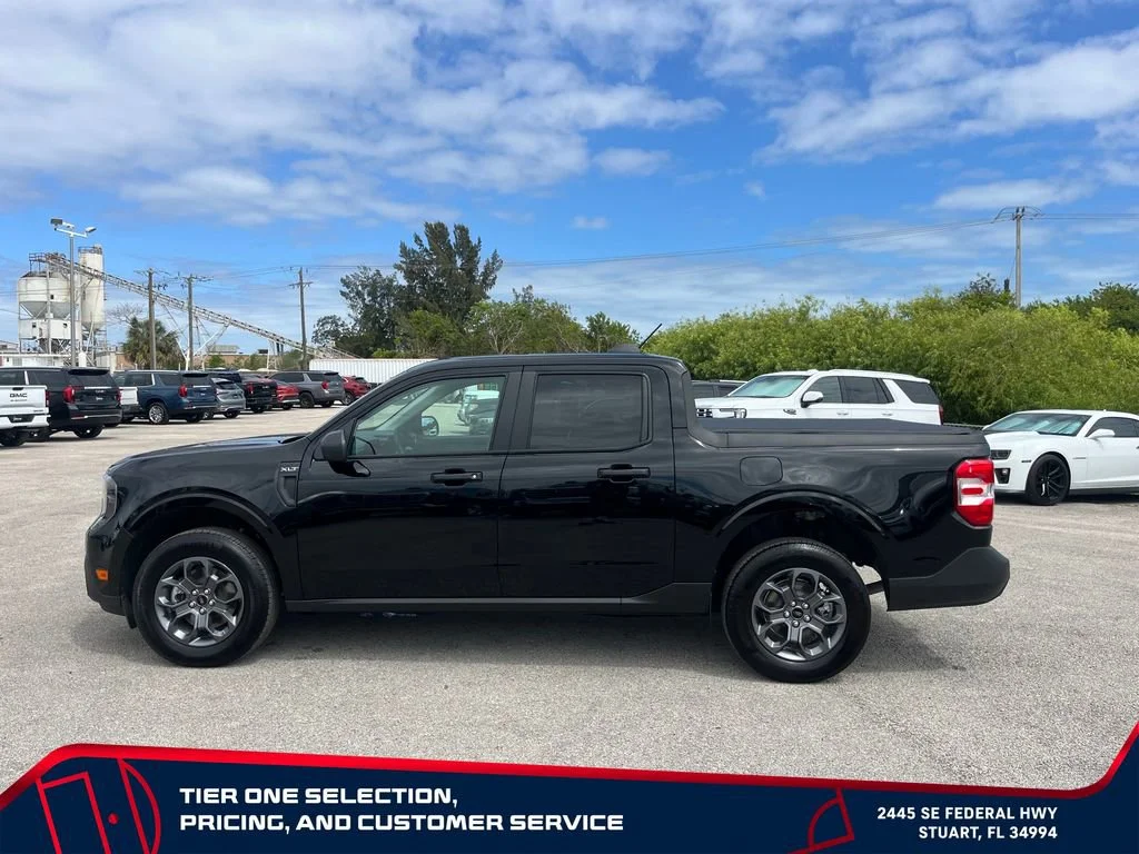 Used 2025 Black Ford XLT image 4