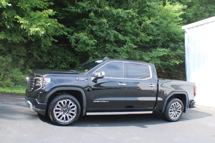Certified Used 2025 Onyx Black GMC Denali Ultimate image 4