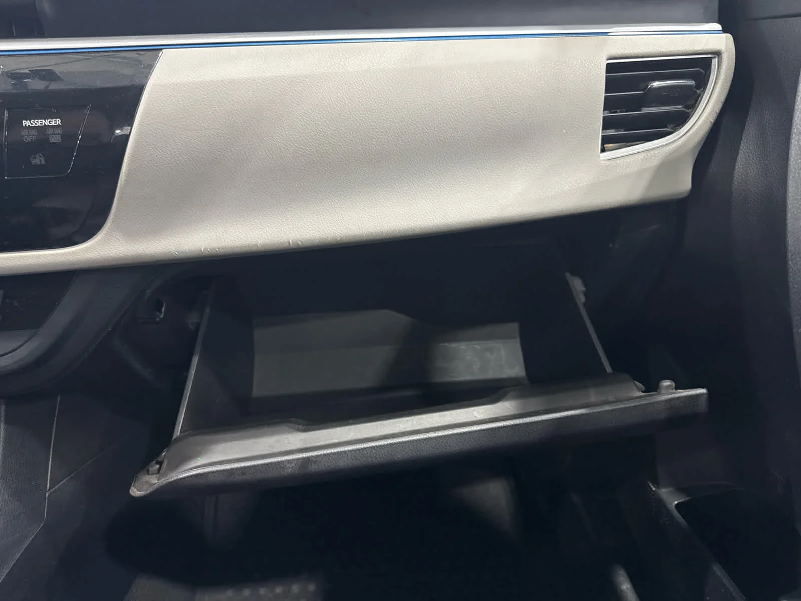 Used 2016 Green Toyota LE image 20