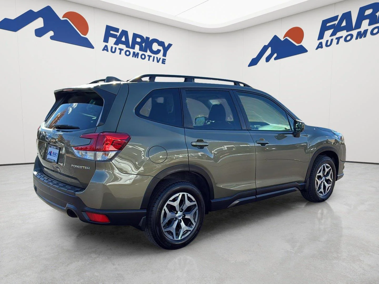 Used 2023 Autumn Green Metallic Subaru Premium image 5