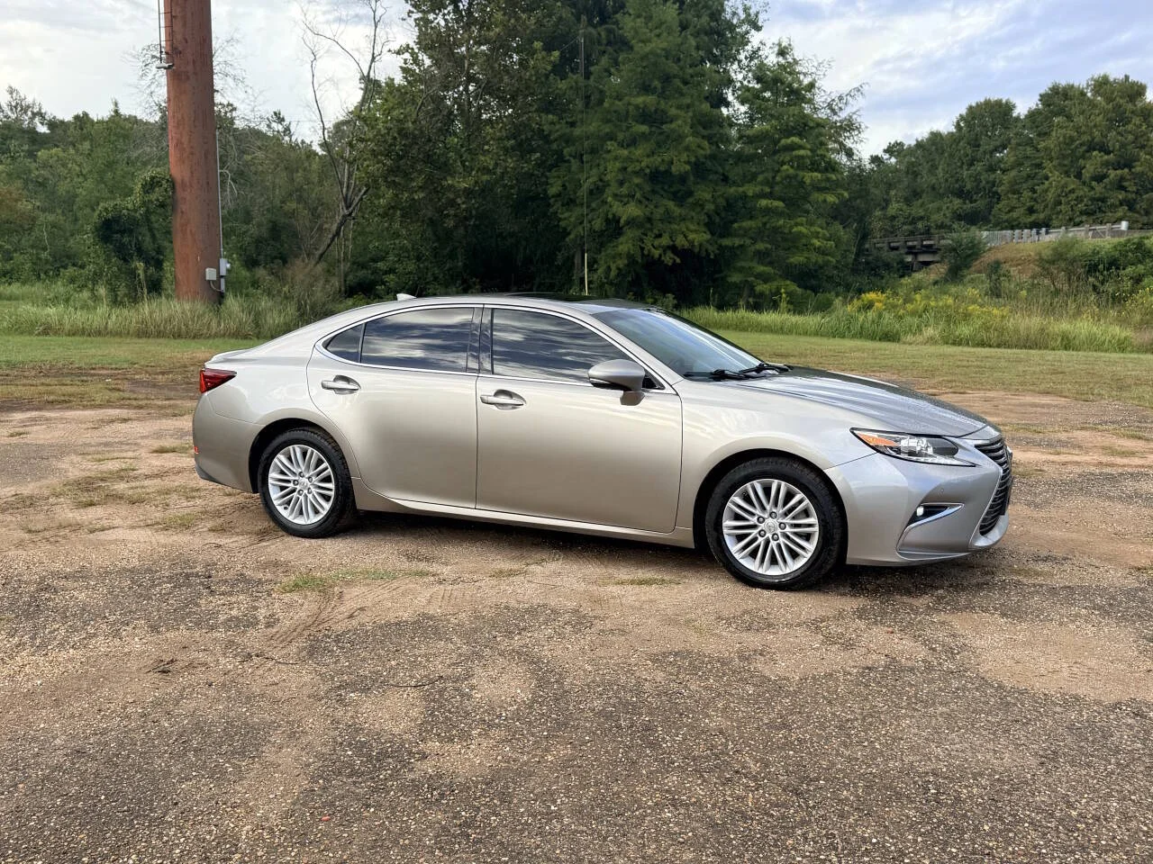 Used 2017 Silver Lexus Base 4dr Sedan image 7