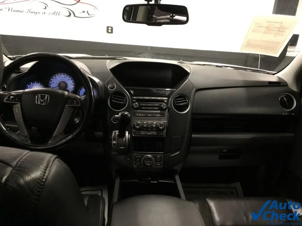 Used 2013 Silver Honda EX-L image 24