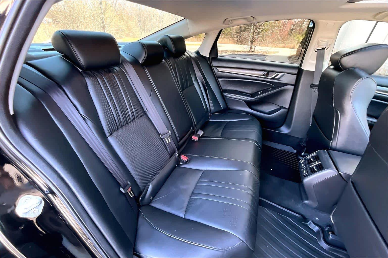 Used 2021 Crystal Black Pearl Honda Touring image 19