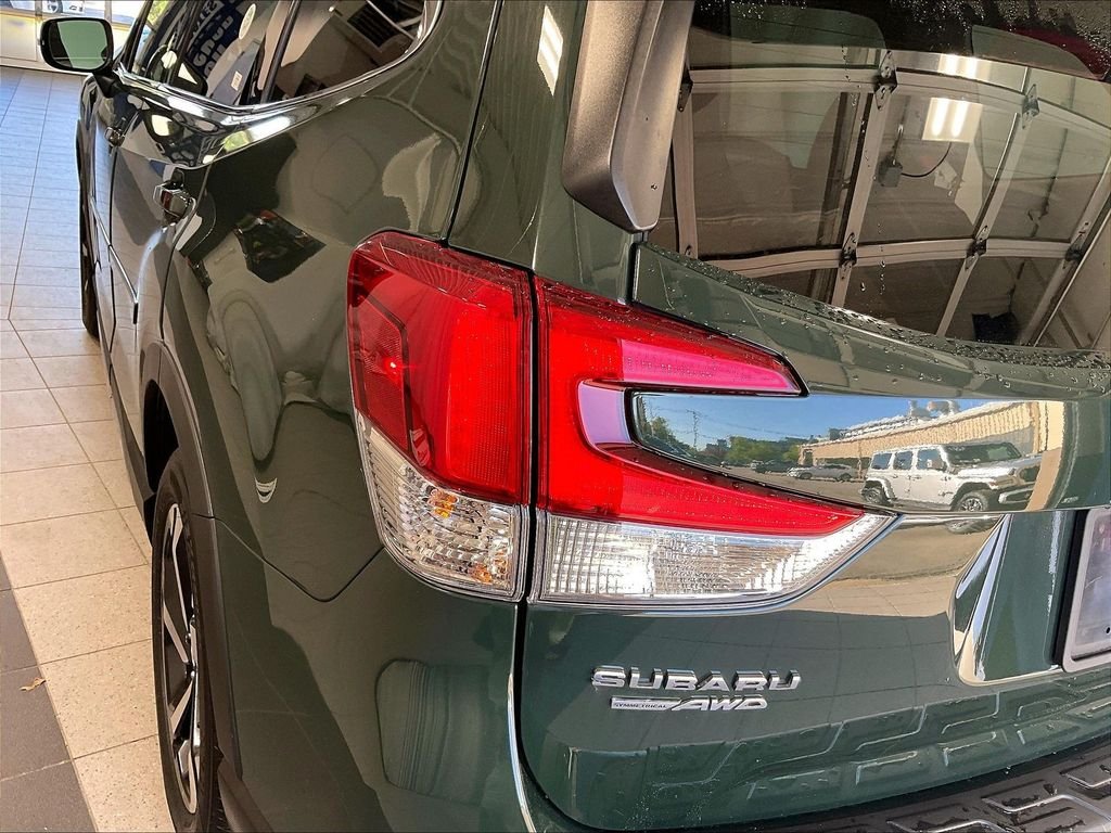 Used 2024 Green Subaru Touring image 33