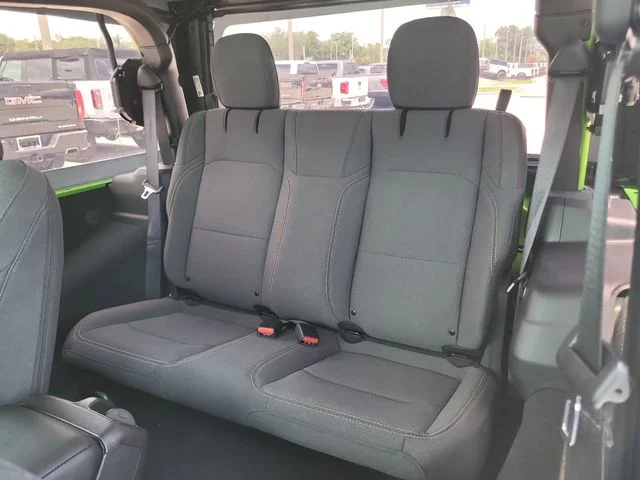 Used 2025 Green Jeep Sport S image 15