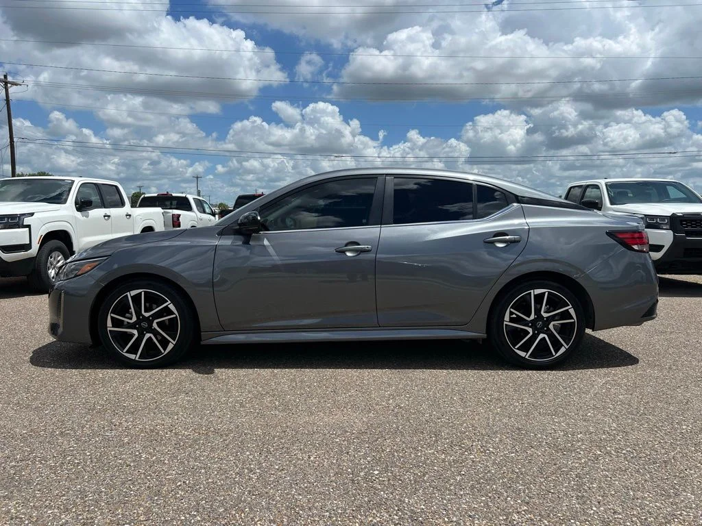 Used 2025 Gray Nissan SR image 4