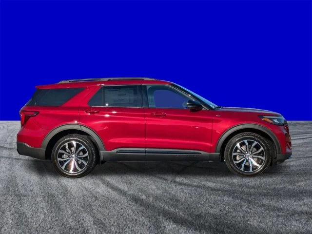 New 2027 Ruby Red Metallic Tinted Clearcoat Ford ST-Line image 3