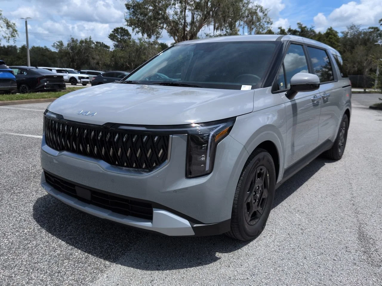 New 2027 Ceramic Silver Kia LXS image 9