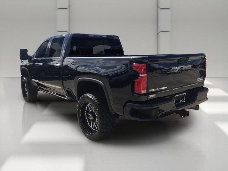 Used 2025 Black CHEVROLET 4WD CREW CAB 159" HIGH COUNTRY image 3
