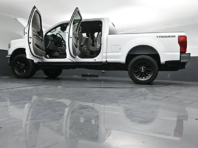 Certified Used 2021 Oxford White Ford XLT image 56