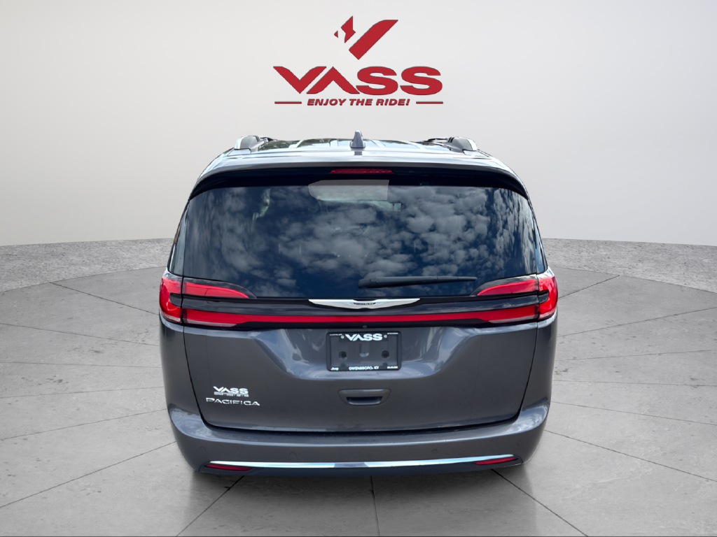 Used 2021 Gray Chrysler Touring L image 4