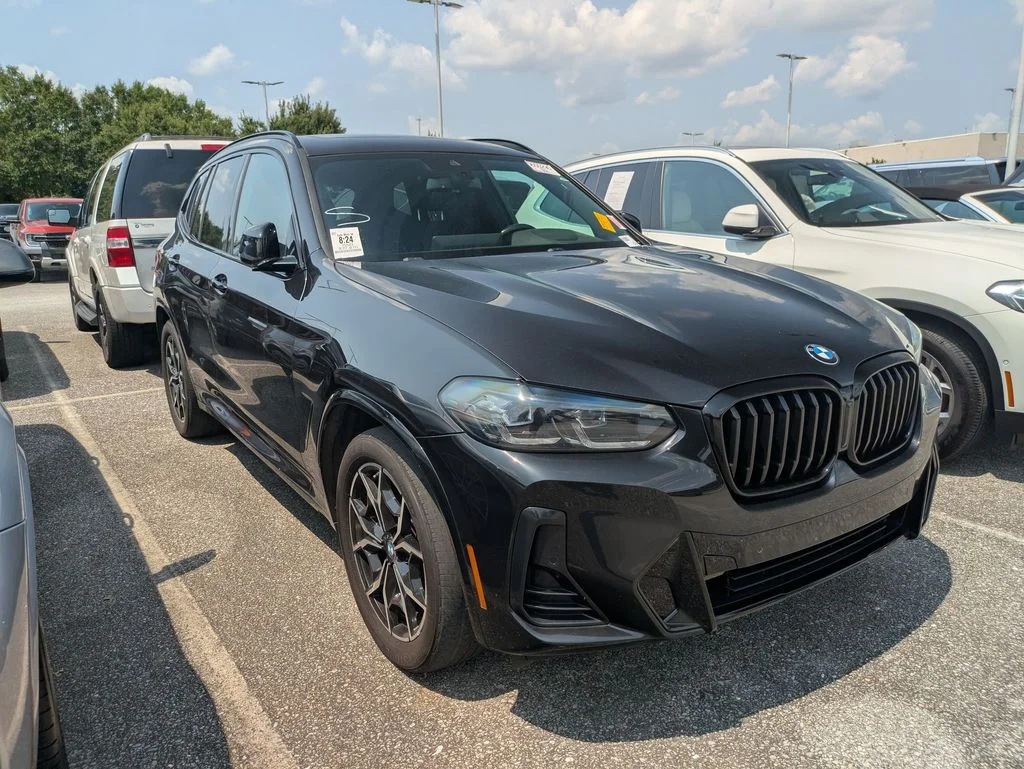 Used 2023 Black BMW sDrive30i image 3