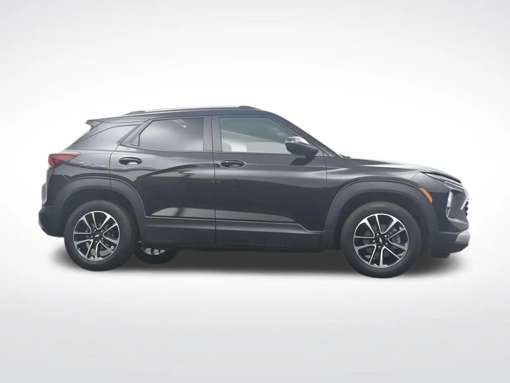 Used 2025 Black Chevrolet LT image 41