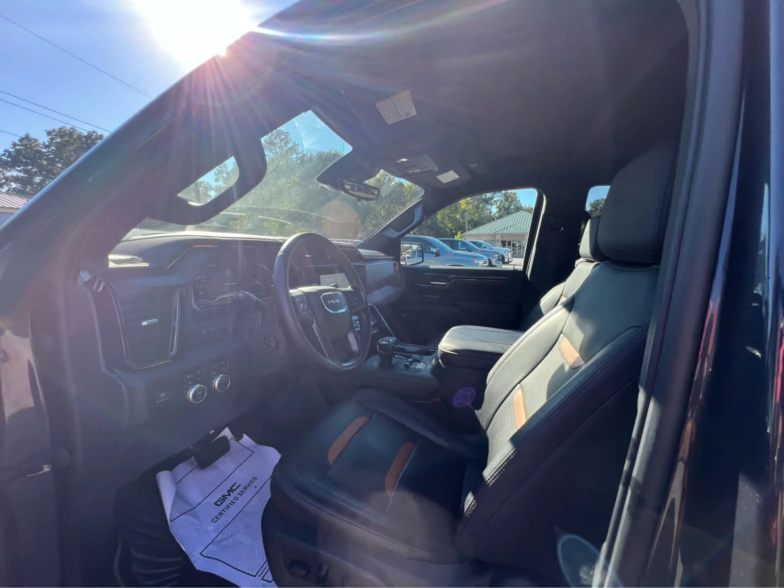Used 2023 TITANIUM RUSH METALLIC GMC AT4 image 8
