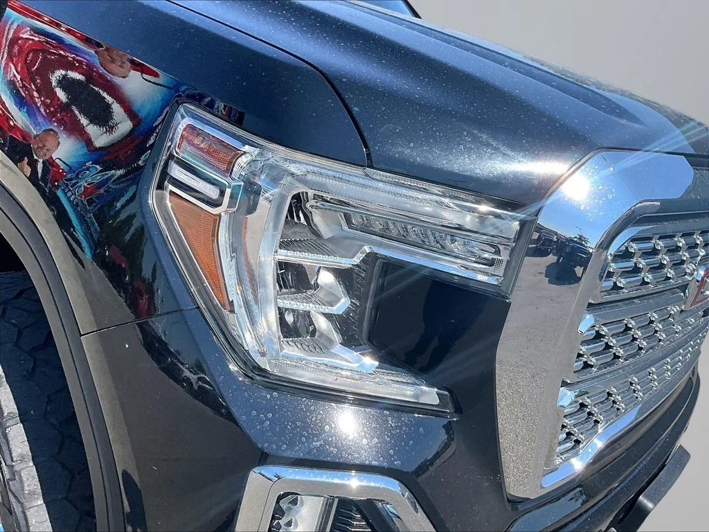Used 2020 Black GMC Denali image 30