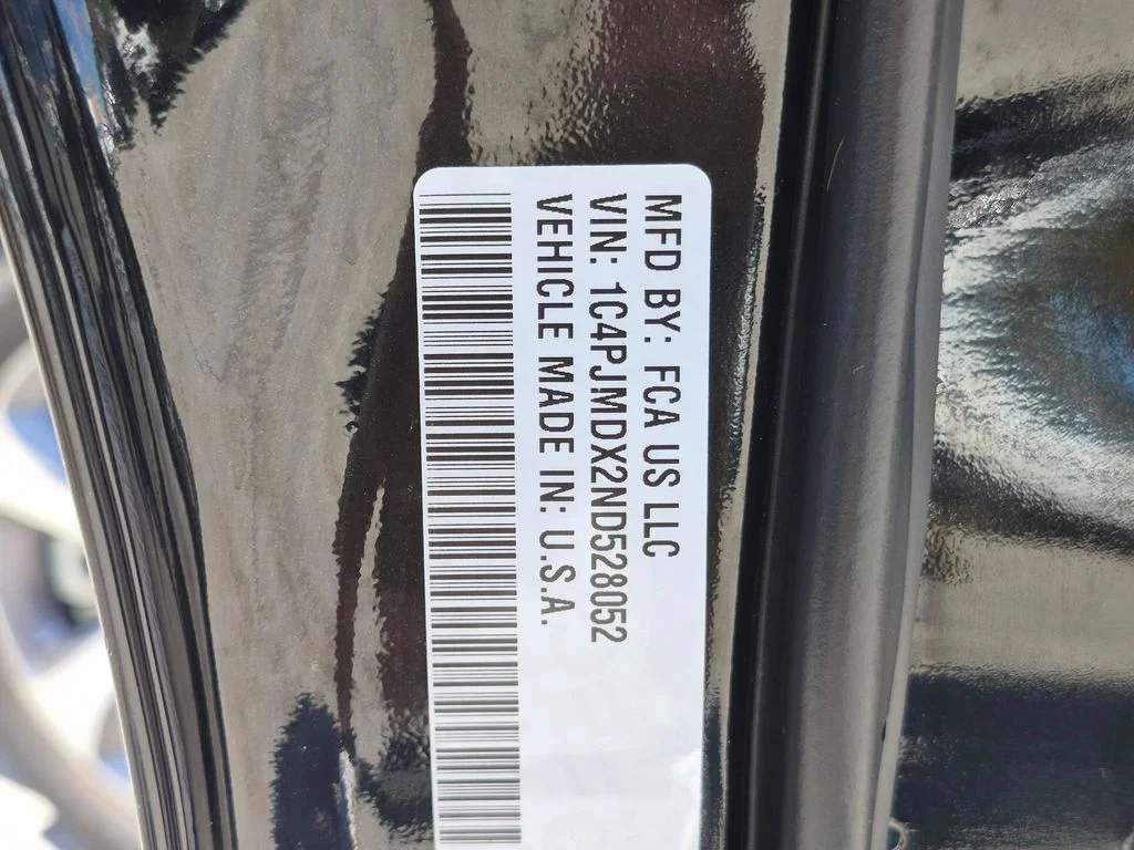 Used 2022 Black Jeep Limited image 29