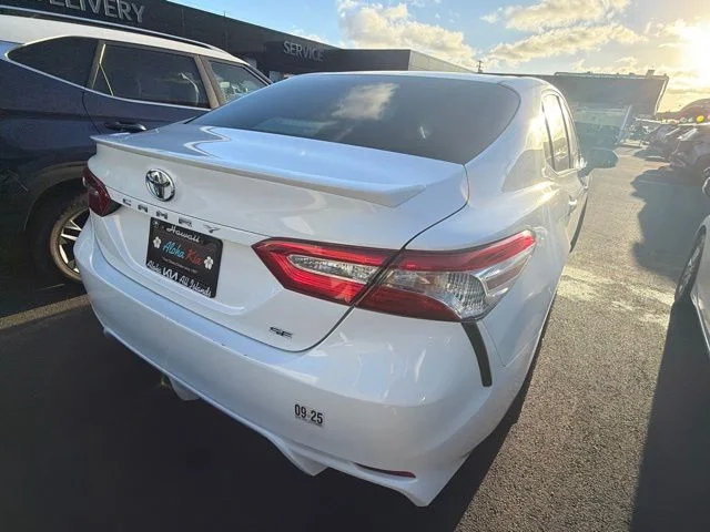 Used 2018 White Toyota SE image 12