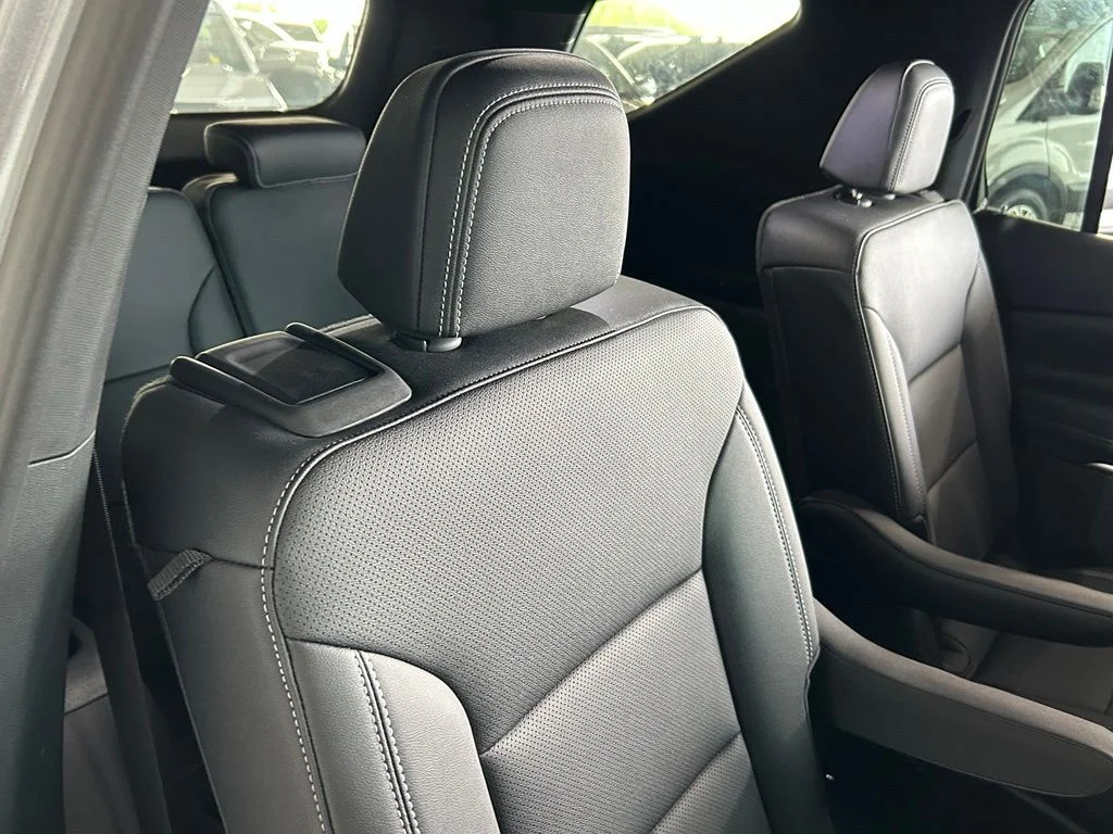 Used 2026 Sterling Gray Metallic Chevrolet LT image 39