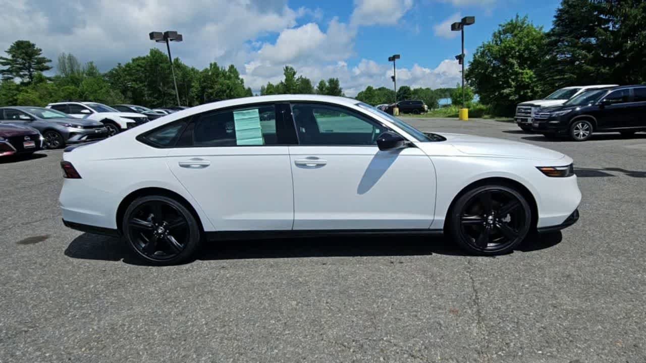 Used 2025 Platinum White Pearl Honda Sport-L image 10