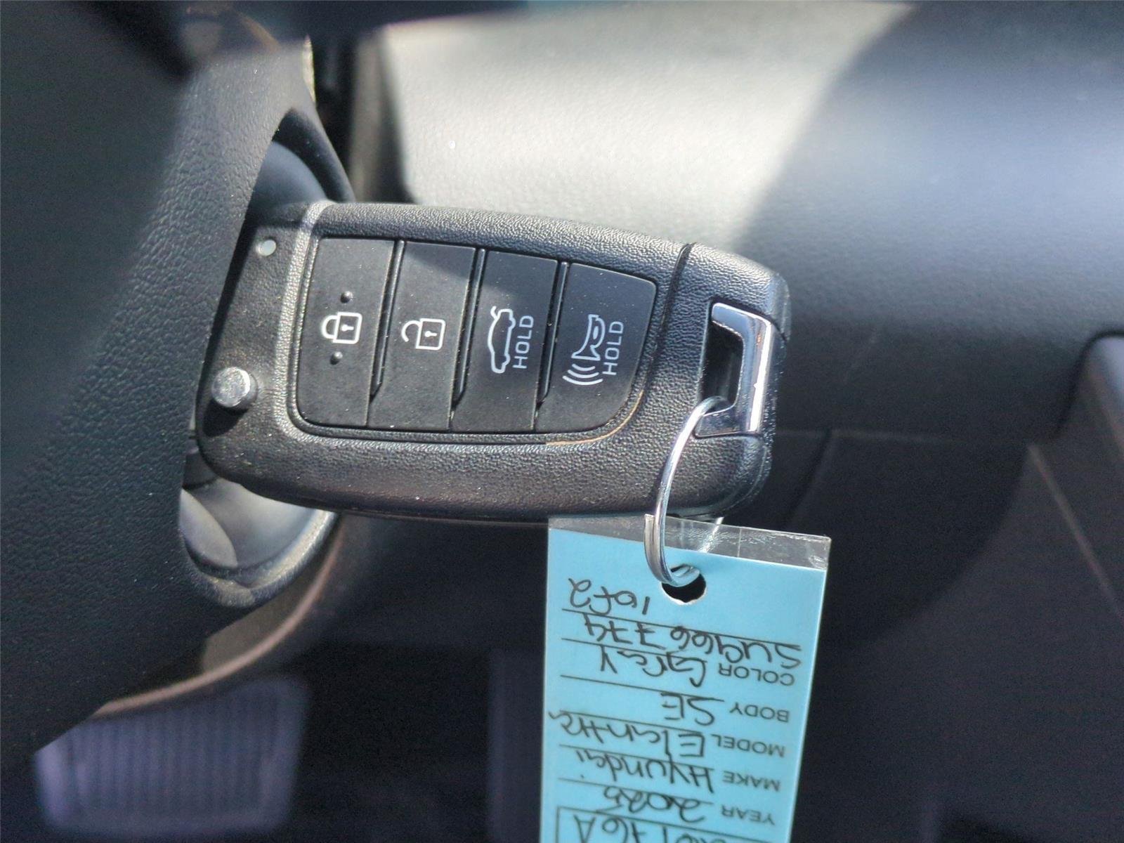 Used 2025 Amazon Gray Hyundai SE image 28