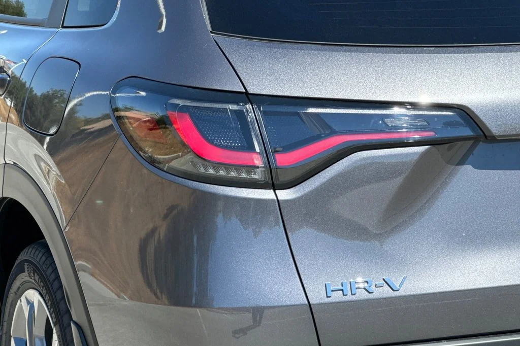 New 2026 Modern Steel Metallic Honda LX image 29