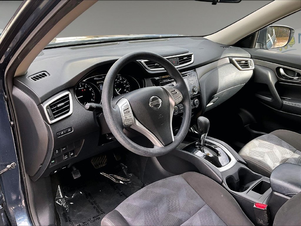 Used 2015 Arctic Blue Metallic Nissan S image 8