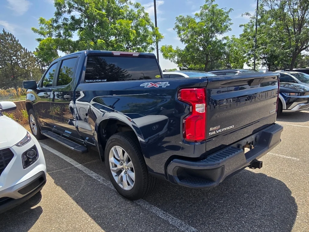 Used 2019 Northsky Blue Metallic Chevrolet Custom image 13