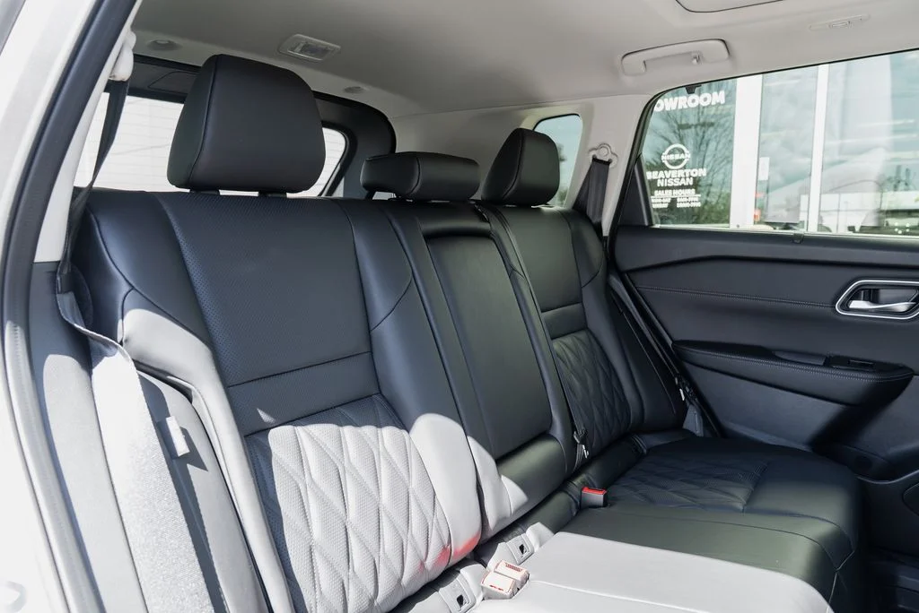 New 2026 Champagne Silver Metallic Nissan Platinum image 27