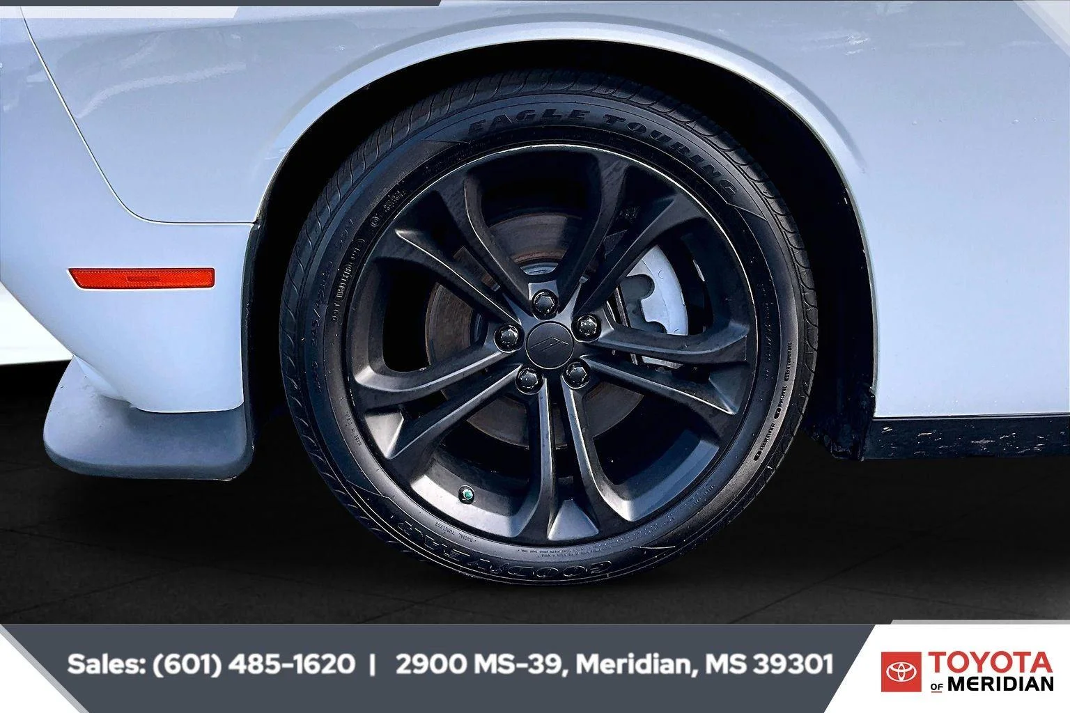 Used 2022 White Knuckle Clearcoat Dodge R/T image 7