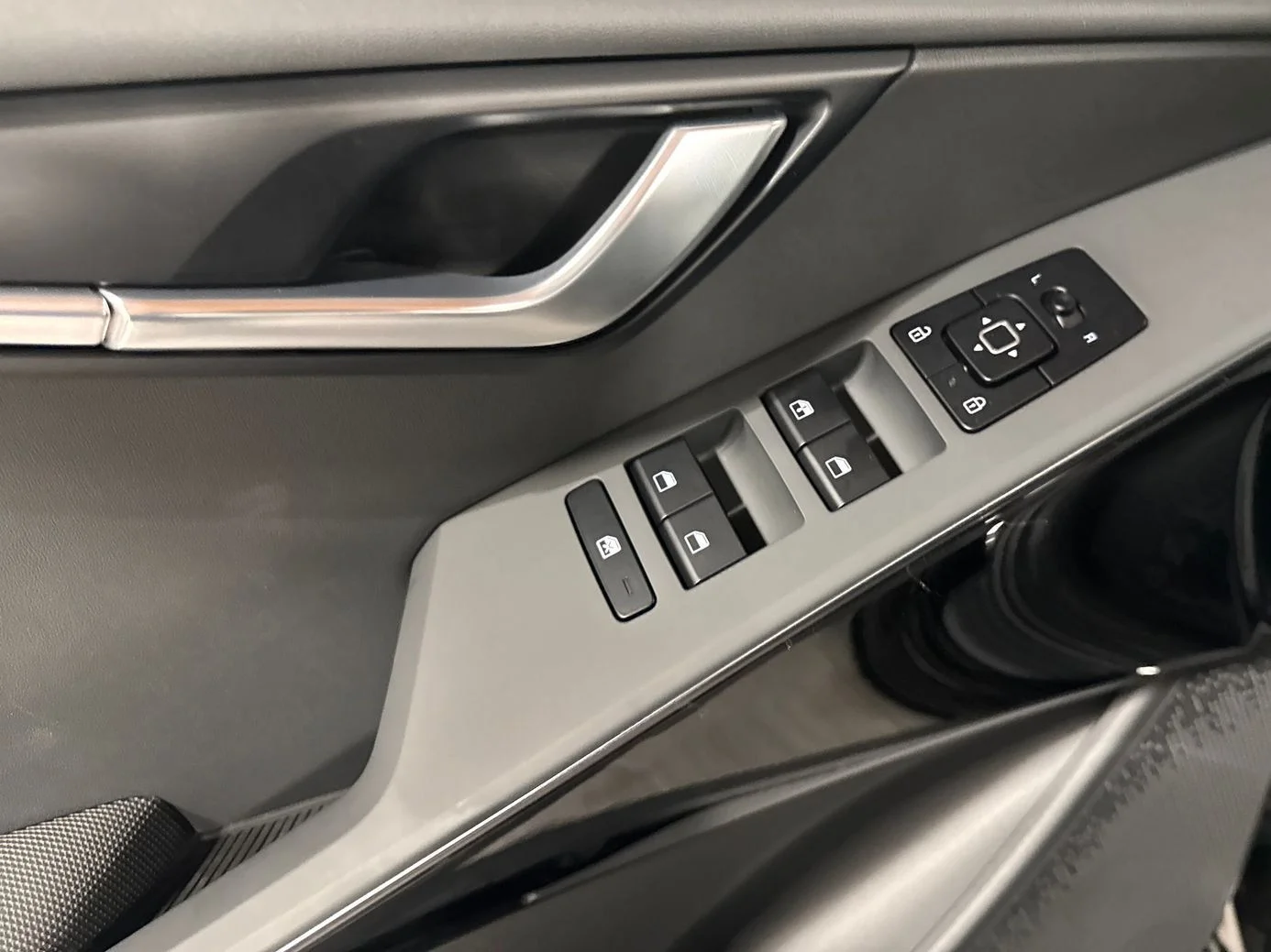 New 2026  Kia Wind image 12