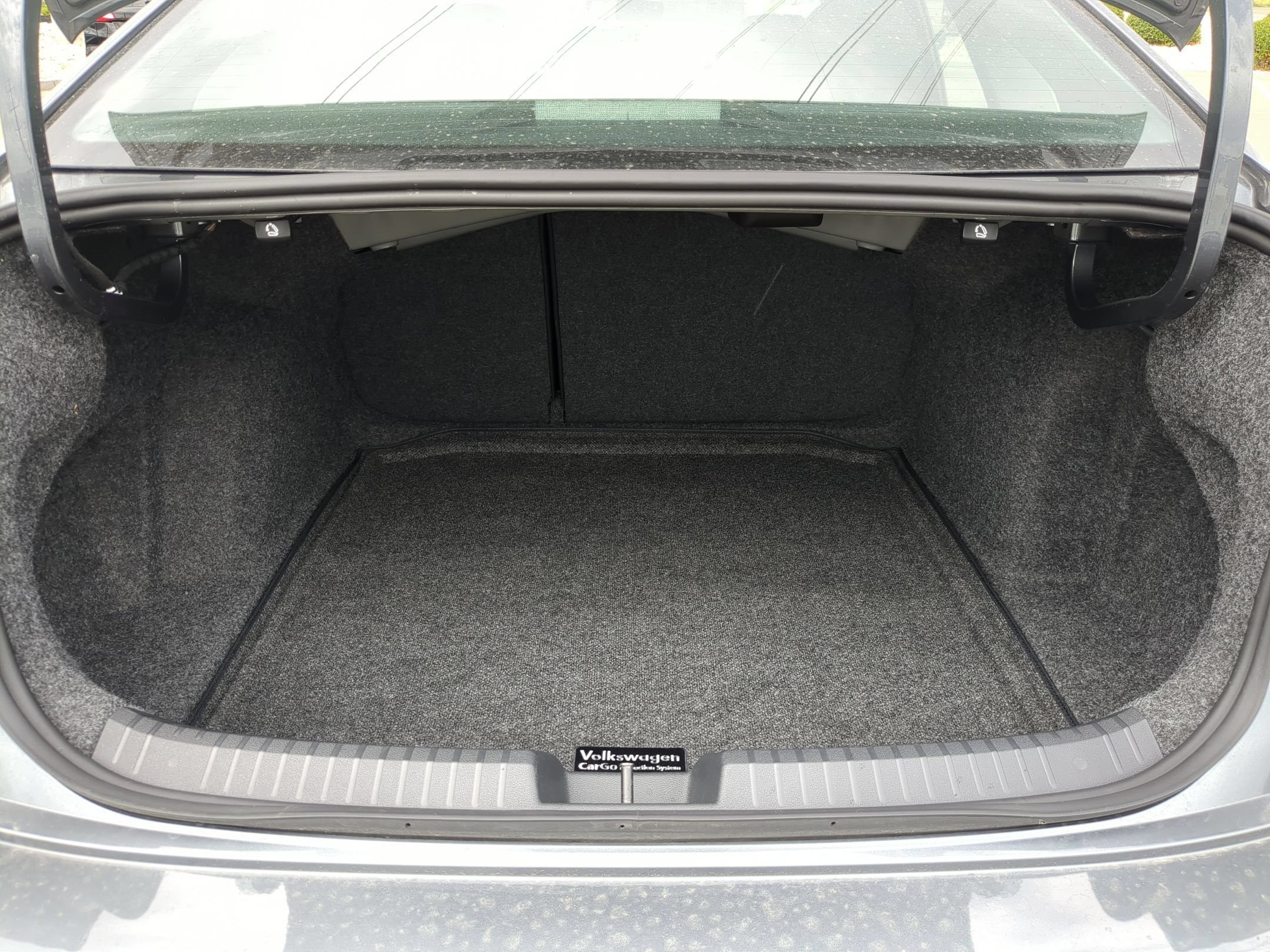 Used 2026 Platinum Gray Metallic Volkswagen S image 27