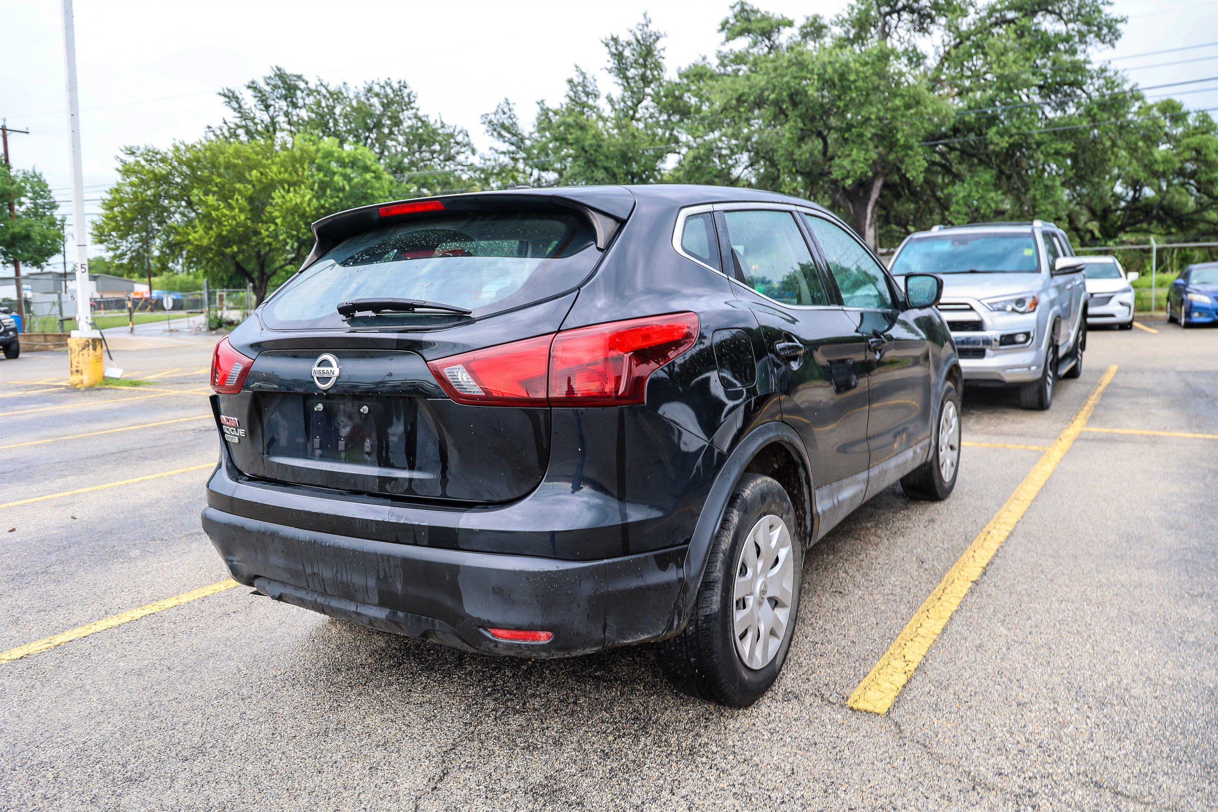 Used 2019 Magnetic Black Pearl Nissan S image 8